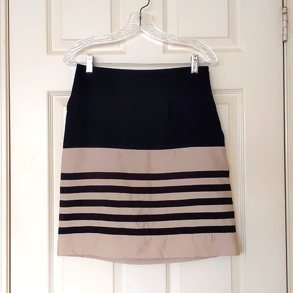 NWT. The Limited RayonNylon Pencil Skirt w/sew on ribbon stripes, lining, pocket - Picture 4 of 5